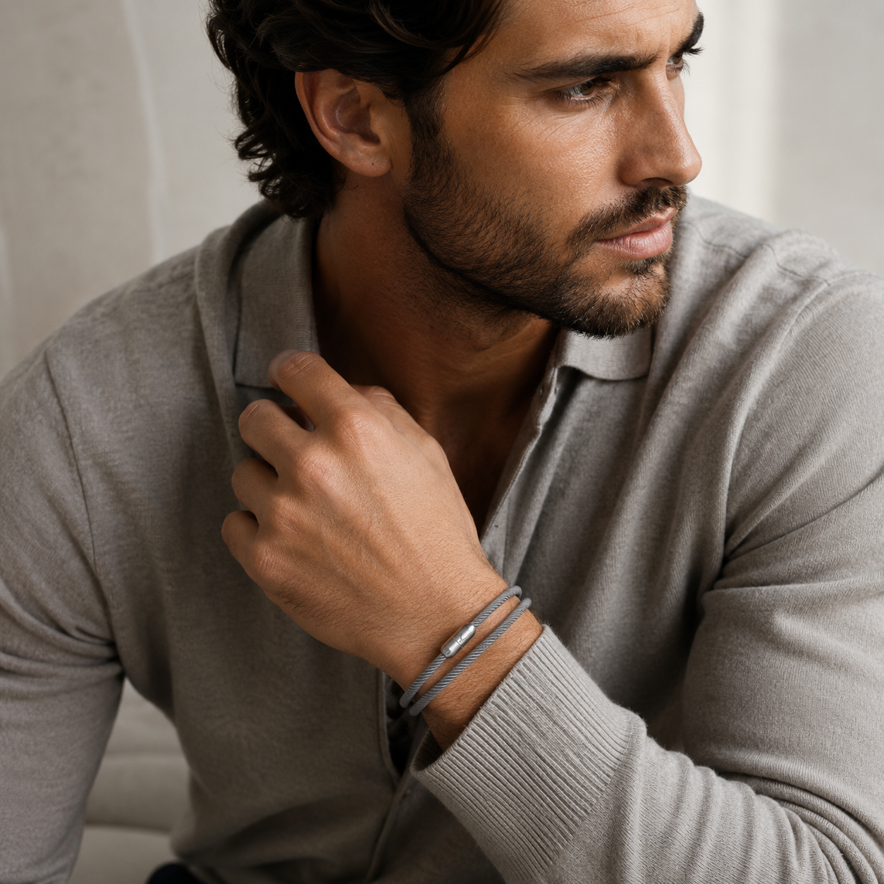 THE BRACELET Grey